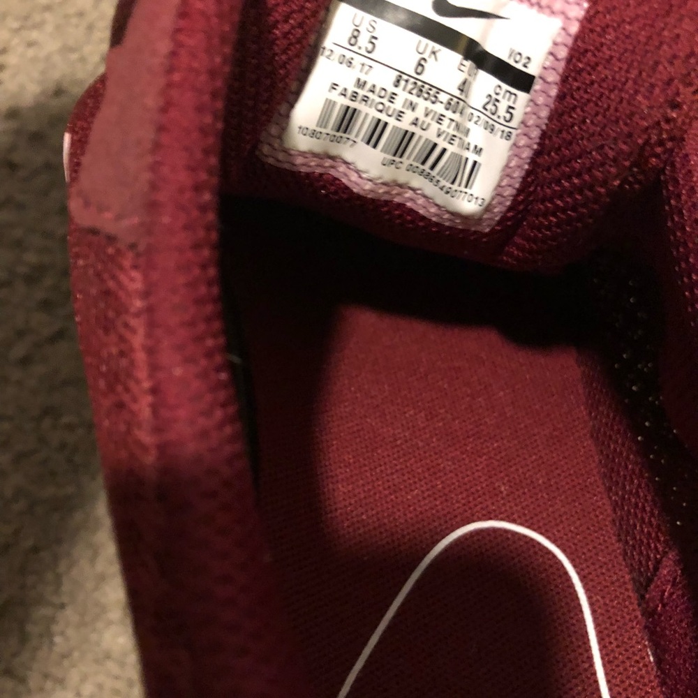 Women’s Nike running shoes - Picture 3 of 5